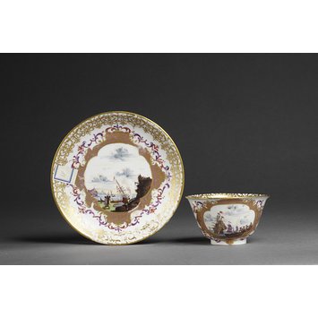 Tea bowl and saucer
