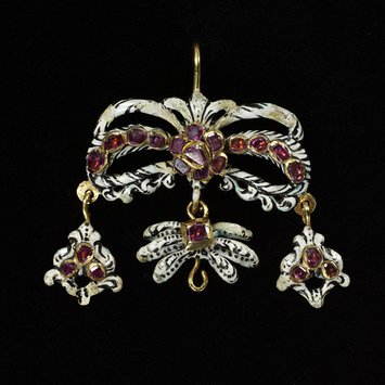 Earring Earring