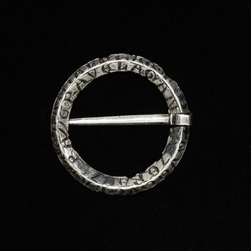 Ring brooch