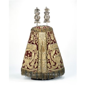 Torah mantle