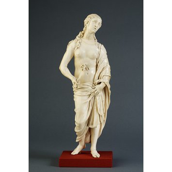 Statuette - Lucretia