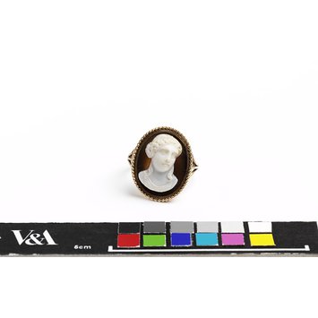 Cameo - Female bust Cameo - Female bust