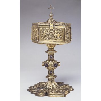 Standing pyx