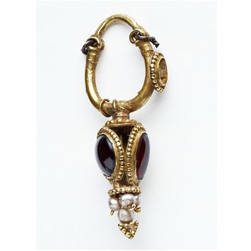 Ear ornament - Jewellery
