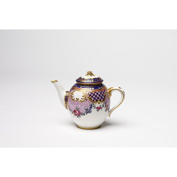 Teapot and cover - Théière 'Calabre' Teapot and cover - Théière 'Calabre'