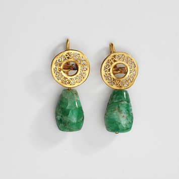 Pair of earrings Pair of earrings