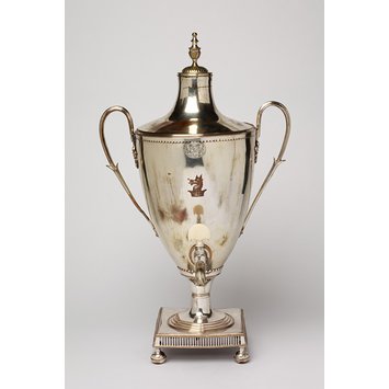 Tea urn