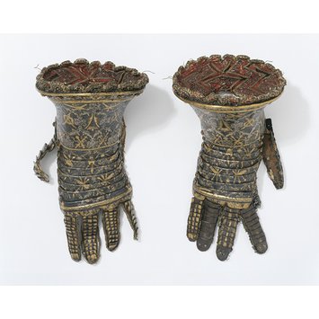 Gauntlets Gauntlets