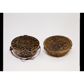 Case for a teabowl