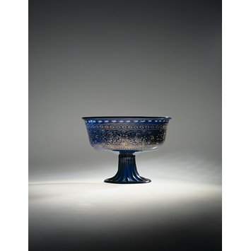Footed bowl