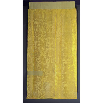 Bed curtain