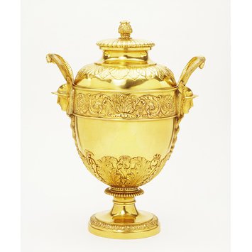 Covered urn Covered urn