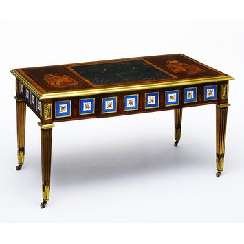 Writing table Writing table
