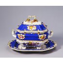 Soup tureen