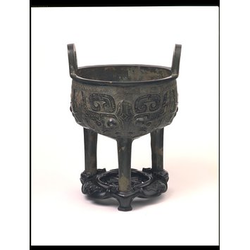 Bronze vessel (ding)
