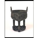 Bronze vessel (ding)