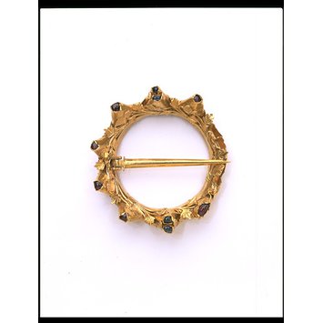 Ring brooch