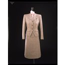 Skirt suit