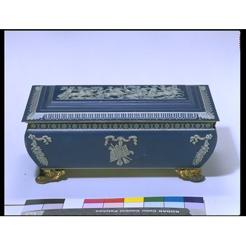 Biscuit tin - Wedgwood Biscuit tin - Wedgwood