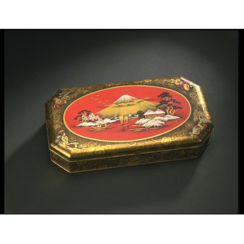 Biscuit tin