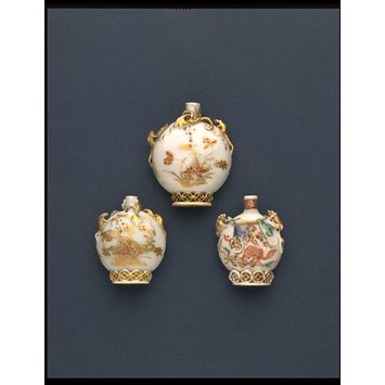 Snuff bottle