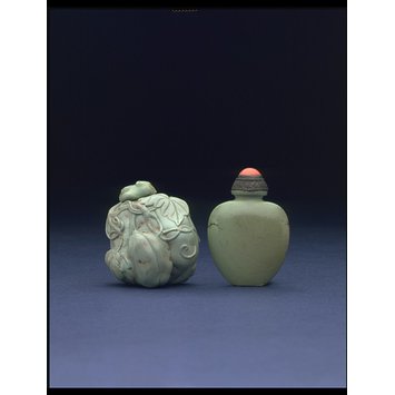 Snuff bottle