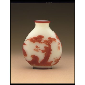Snuff bottle
