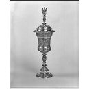 Standing cup with cover