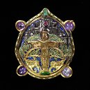 Pendant brooch