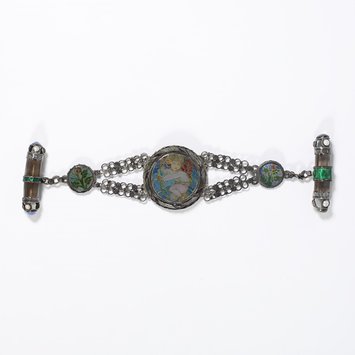Cloak clasp