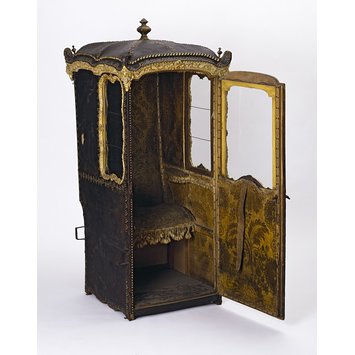 Sedan chair