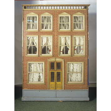Dolls' house - Mrs Bryant's Pleasure