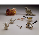 Toy coffee pot and cover