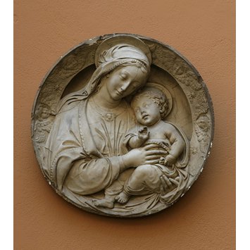 Plaster cast - Virgin and Child with a border of cherubim Plaster cast - Virgin and Child with a border of cherubim