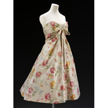 Evening dress - Monte-Carlo; La Ligne Flèche (The 'Arrow' Line) Evening dress - Monte-Carlo; La Ligne Flèche (The 'Arrow' Line)
