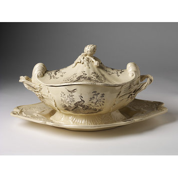 Tureen, cover and stand Tureen, cover and stand