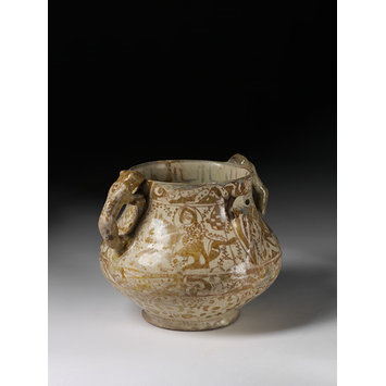 Spouted pot Spouted pot