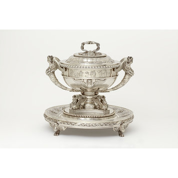 Soup tureen