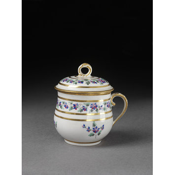 Custard cup and cover