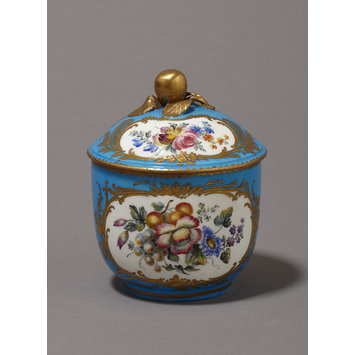 Sugar-basin and cover Sugar-basin and cover