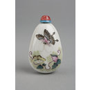 Snuff bottle