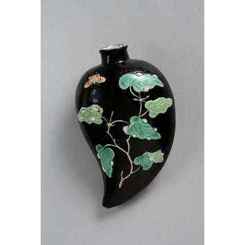 Snuff bottle