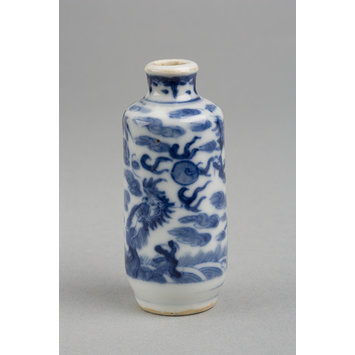 Snuff bottle