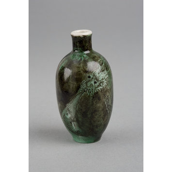 Snuff bottle