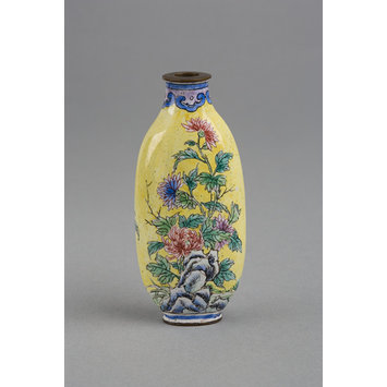 Snuff bottle