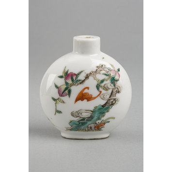 Snuff bottle