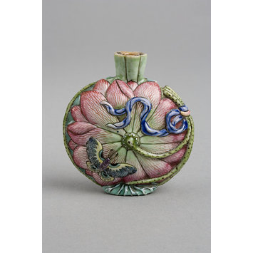 Snuff bottle