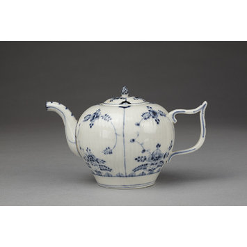 Teapot and cover Teapot and cover