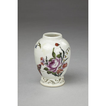 Tea caddy Tea caddy