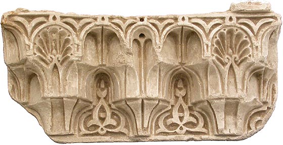 Figure 3. Mocárabe fragment with ataurique decoration Figure 3. Mocárabe fragment with ataurique decoration